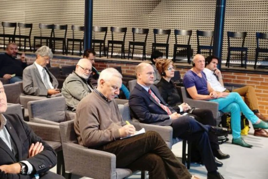 13 Muz w nowych barwach