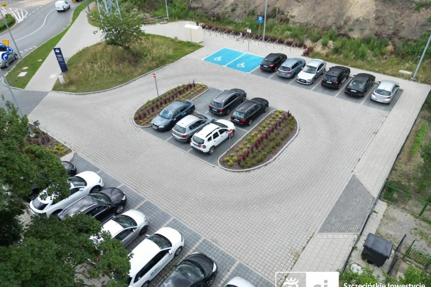 Cmentarz Centralny (Ku Słońcu) - miejska część infrastruktury SKM