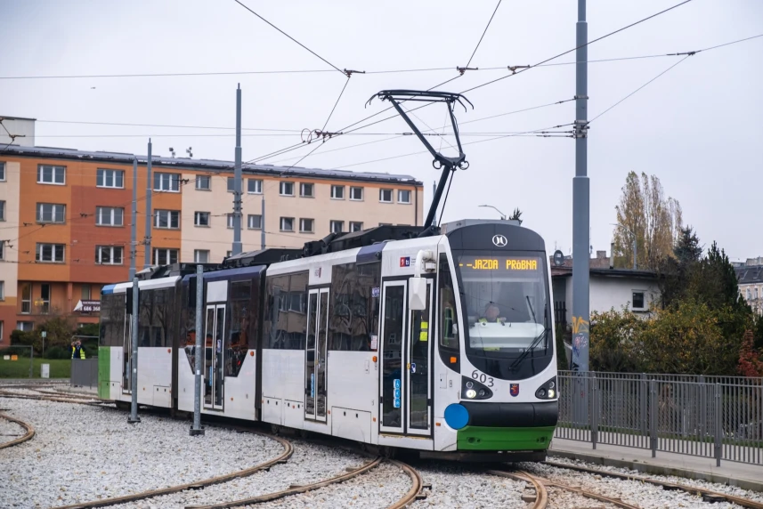 Pomyślne  próby przejazdu tramwaju ulicą Kolumba