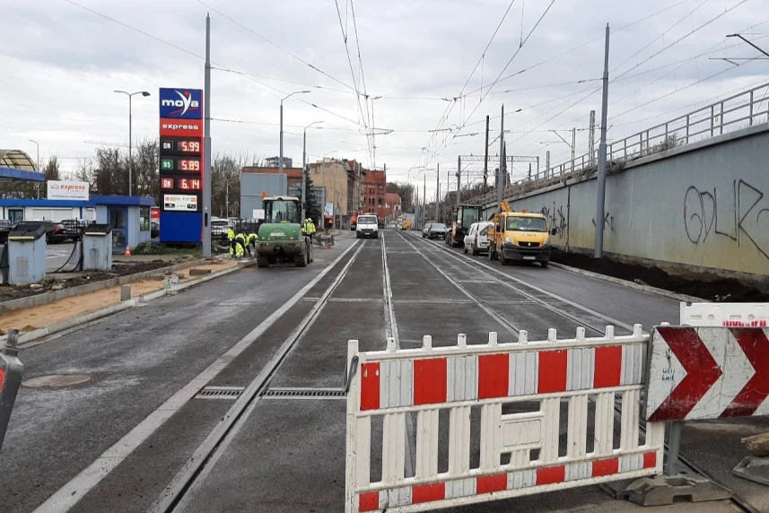 Szczecin. W sobotę otwarcie ulicy Kolumba Ostatni remontowany odcinek ul. Kolumba (między ul. Zapadłą a Tamą Pomorzańską) Ma być gotowy najpóźniej 21 grudnia o 4 rano.
