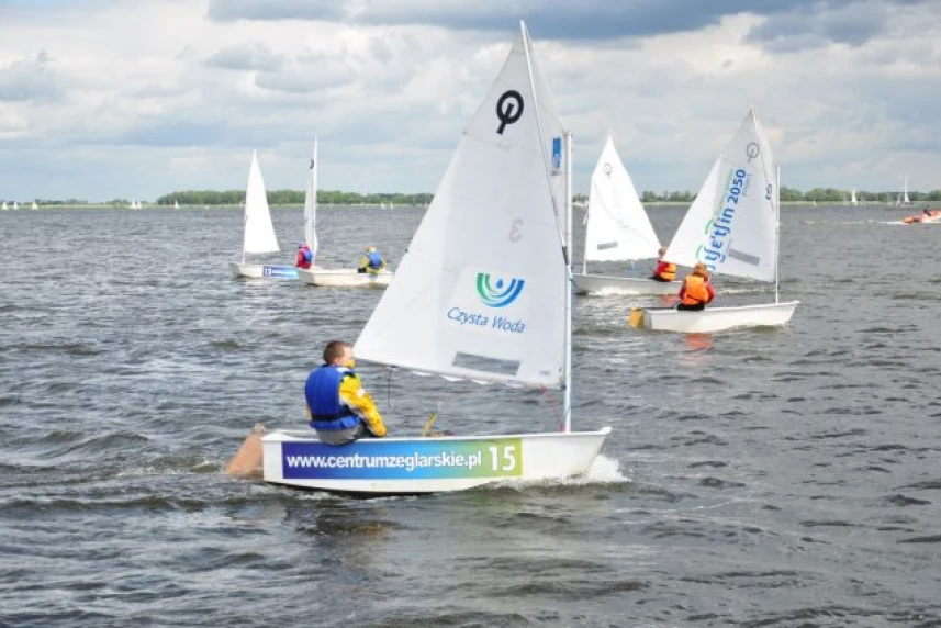 Wakacyjna przygoda z Centrum Żeglarskim – ruszają zapisy!