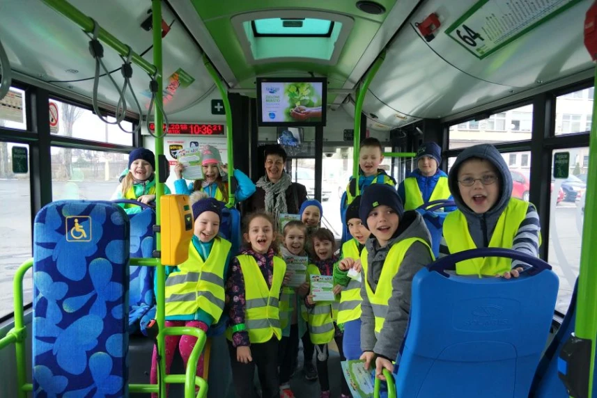 Pierwsi wiosenni goście na zajezdni autobusowej