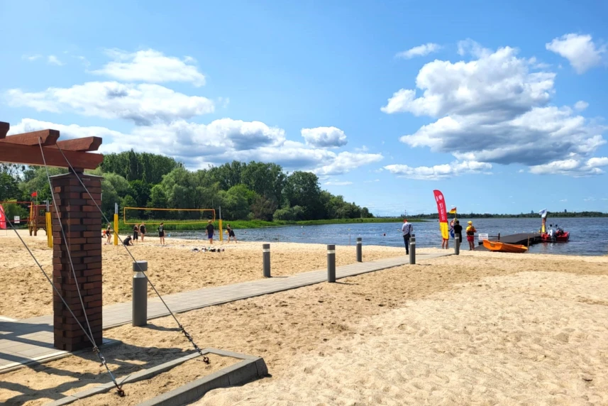 Biała flaga na kąpielisku Dąbie Biała flaga na kąpielisku Dąbie