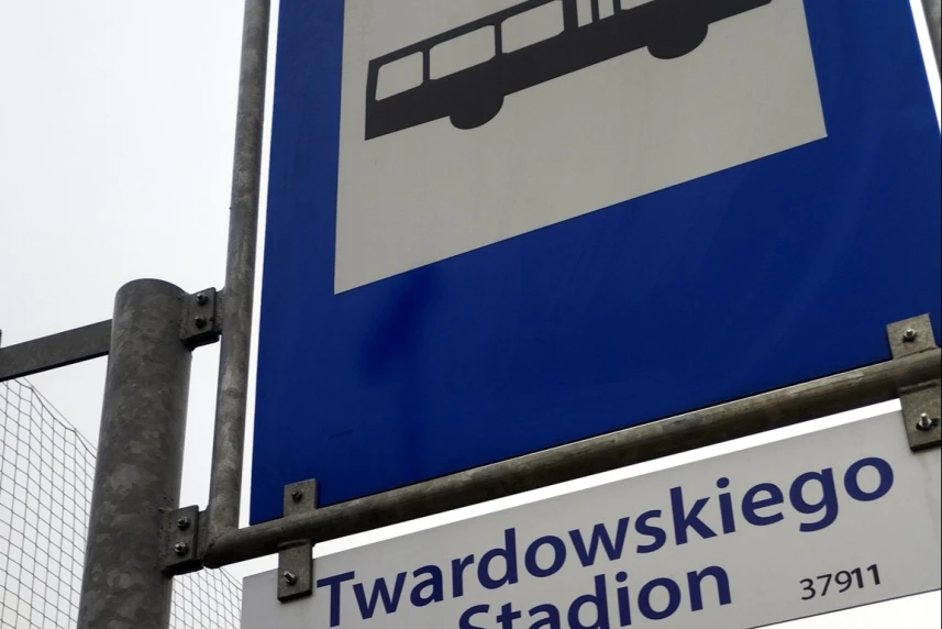 Przystanki początkowe dla dodatkowej komunikacji autobusowej będą zlokalizowane na ul. Twardowskiego.