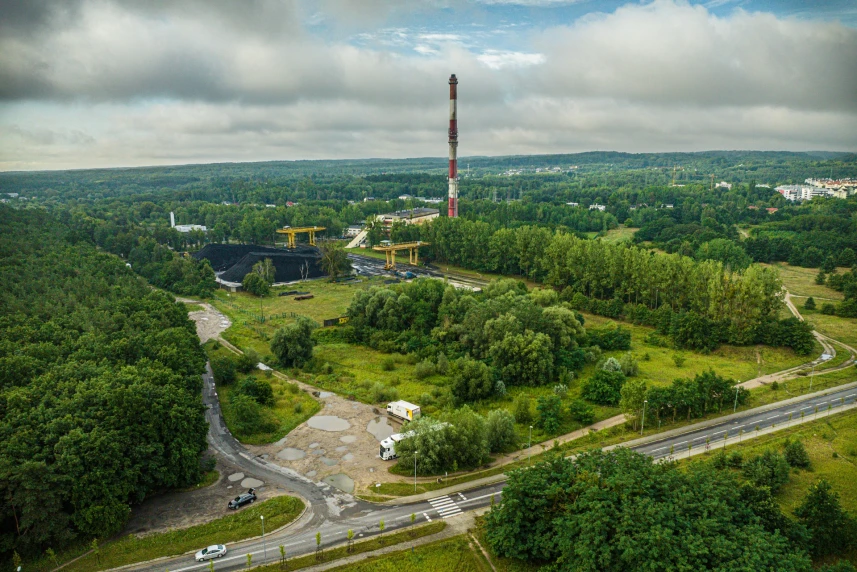 Projektowany otwór jest zlokalizowany na działce nr ewidencyjny 6/2, obręb 4084, przy ul. Dąbskiej w Szczecinie.