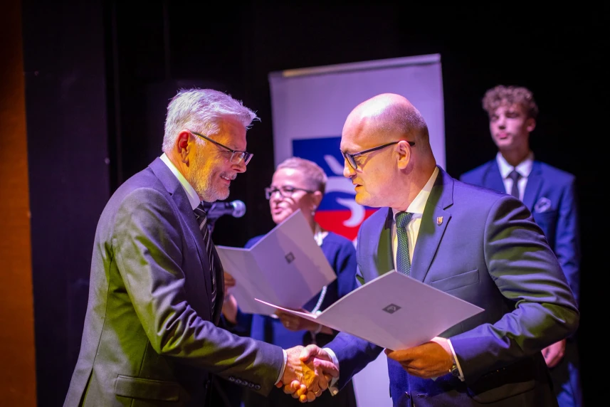 Jak co roku szczecińscy nauczyciele otrzymali Nagrody Prezydenta Miasta z okazji Dnia Edukacji Narodowej. Jak co roku szczecińscy nauczyciele otrzymali Nagrody Prezydenta Miasta z okazji Dnia Edukacji Narodowej.