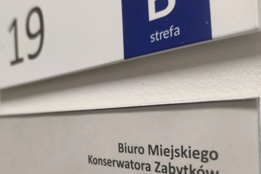 BMKZ opuszcza Szpinakowy Pałac.