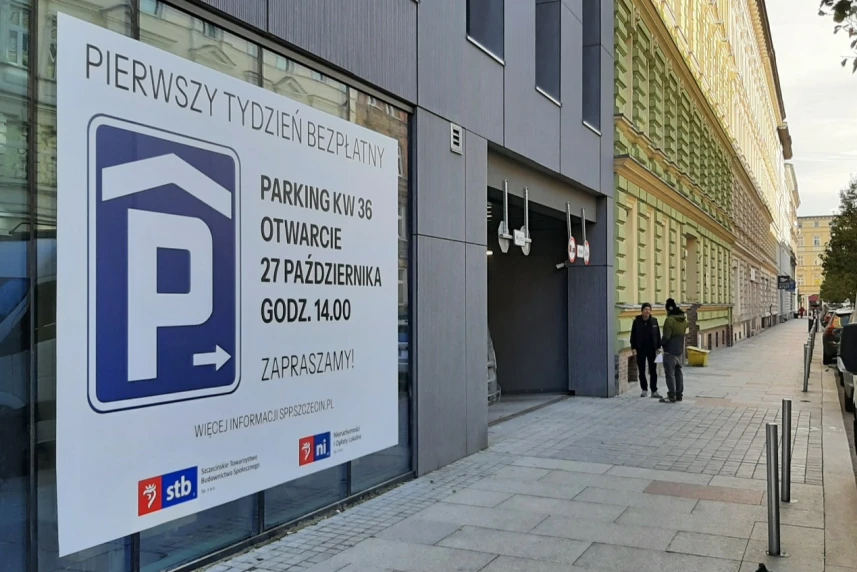 Wjazd do parkingowca przy ul. Małkowskiego 10 w Szczecinie. Wjazd do parkingowca przy ul. Małkowskiego 10 w Szczecinie.