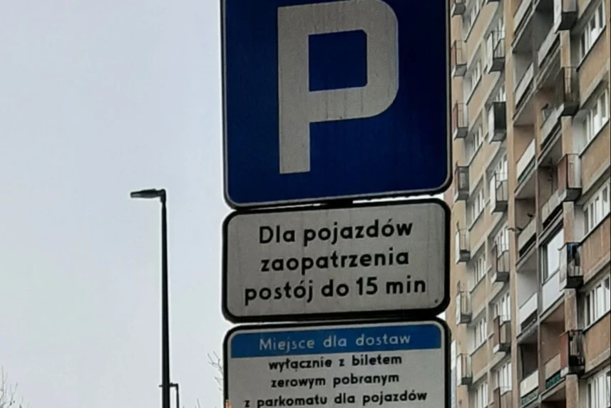 Miejsce dla dostaw – wyłącznie z biletem zerowym pobranym z parkomatu dla pojazdów realizujących dostawy.