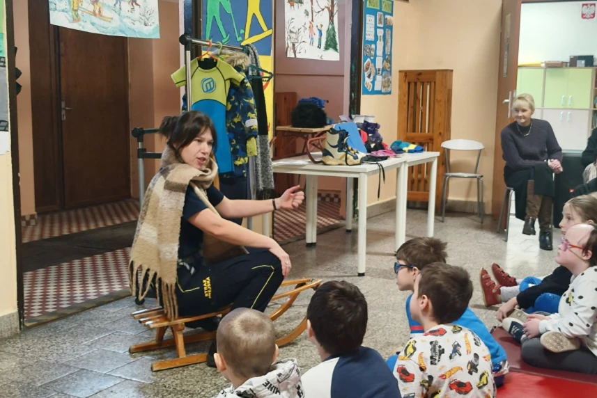 Akcja Straży Miejskiej. Szkolenie najmłodszychb Akcja Straży Miejskiej. Szkolenie najmłodszychb