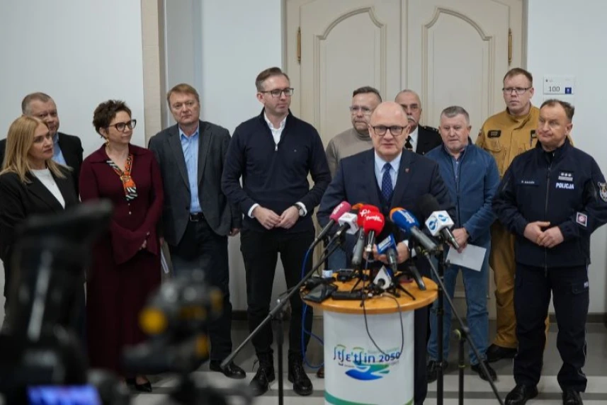 Briefing prasowy zorganizowany przez Miejski Zespół Zarządzania Kryzysowego.