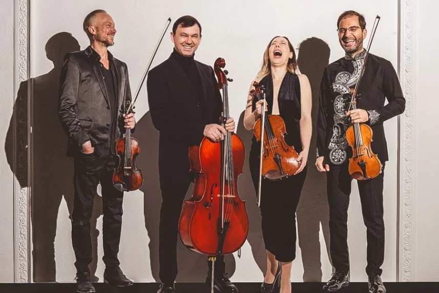 Baltic Neopolis Quartet w składzie: Emanuel Salvador, Łukasz Górewicz, Emilia Goch Salvador i Tomasz Szczęsny. Baltic Neopolis Quartet w składzie: Emanuel Salvador, Łukasz Górewicz, Emilia Goch Salvador i Tomasz Szczęsny.