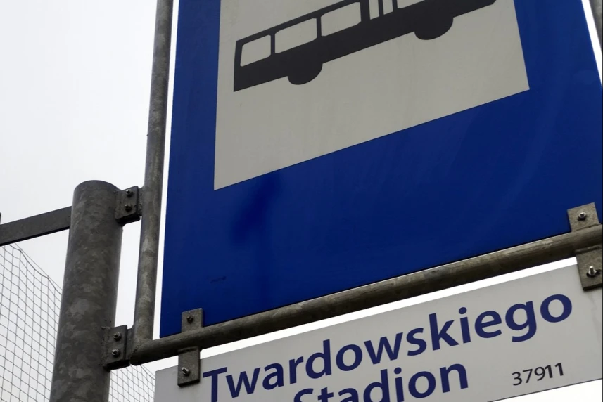 Przystanek autobusowy "Twardowskiego Stadion"