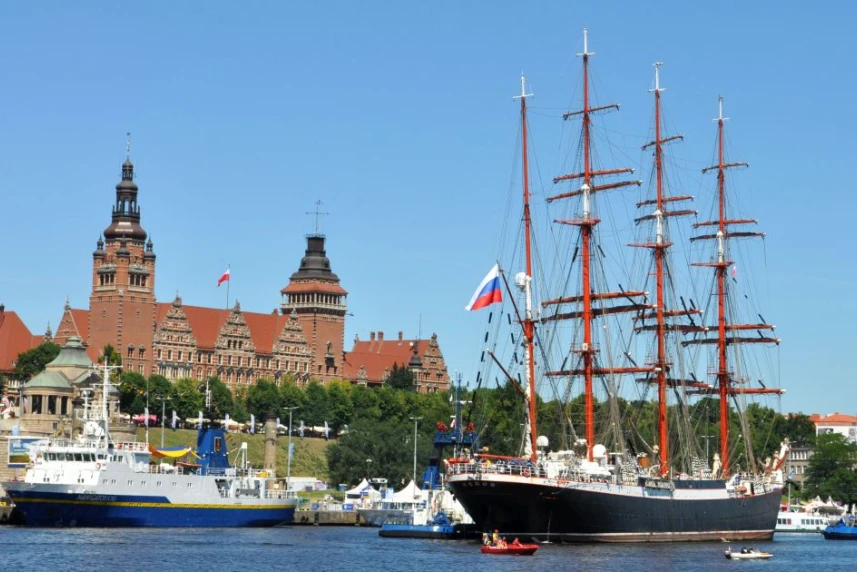 Sedov zacumował przy Wałach Chrobrego Sedov zacumował przy Wałach Chrobrego