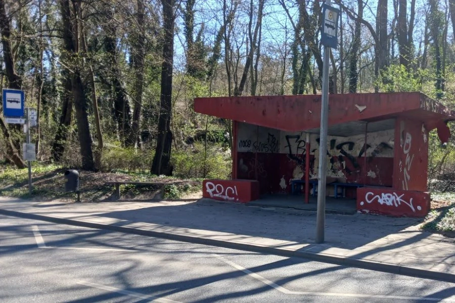 Wiata zlokalizowana na przystanku „Grabowa”