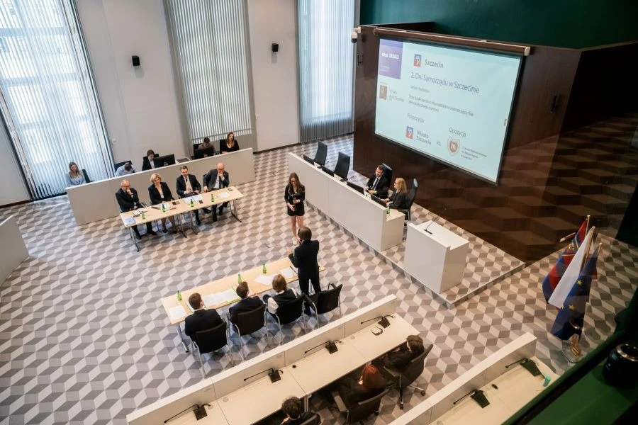 Sala sesyjna w Szczecinie