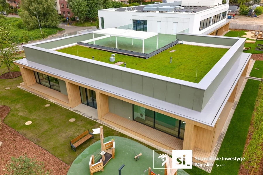 Zielony dach, bezpieczne przestrzenie i nowoczesna architektura. Żłobek przy Pszczelnej gotowy