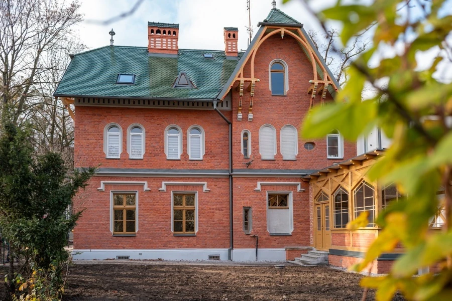 Willi przy ul. Królowej Korony Polskiej 20 została wyróżniona w kategorii „Utrwalenie wartości zabytkowej obiektu”.