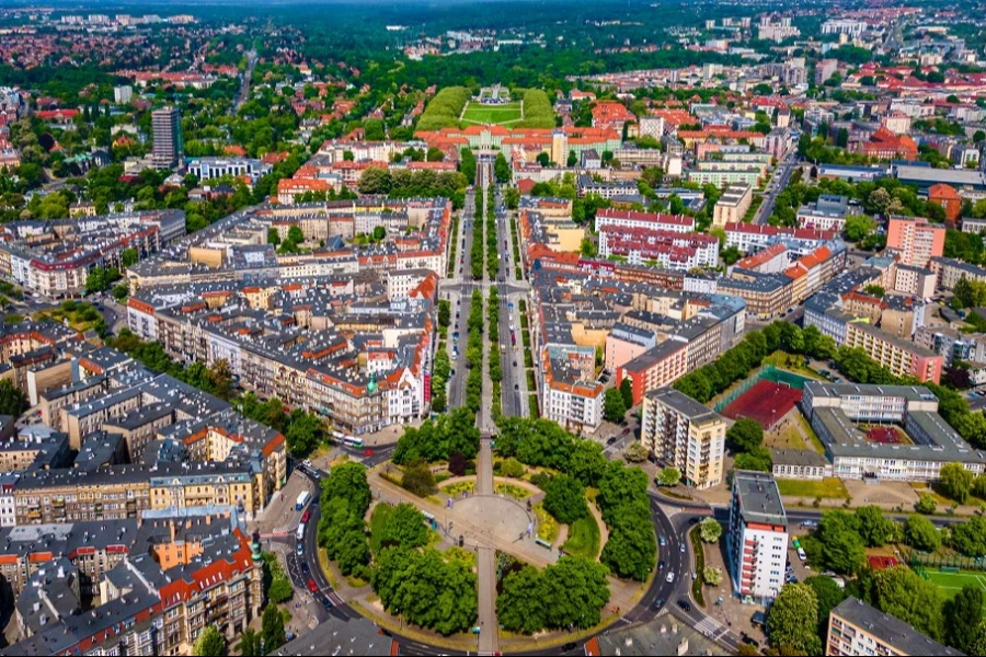 W Szczecinie trwają obecnie prace nad stworzeniem Karty Mieszkańca, czyli programu, który ma ułatwić korzystanie z miejskiej oferty oraz zapewnić mieszkańcom różne dodatkowe udogodnienia i korzyści.