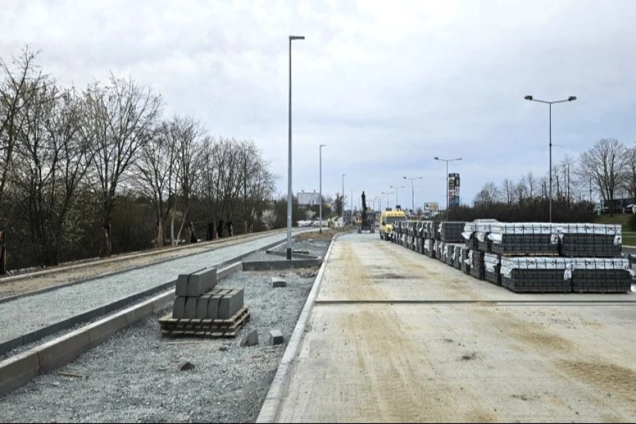 Budowa zatoki postojowej służącej do kontroli samochodów ciężarowych na ul. Południowej w Szczecinie.