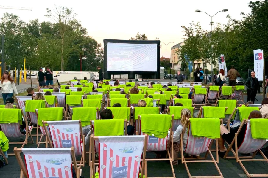 Kino na Leżakach