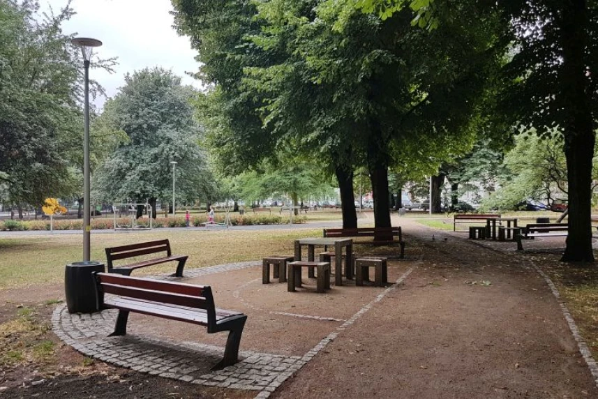 Oświetlony skwer na Niebuszewie