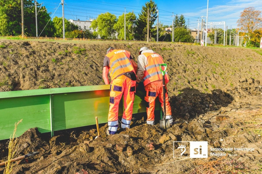 Płotki dla płazów przy nowej drodze w Szczecinie