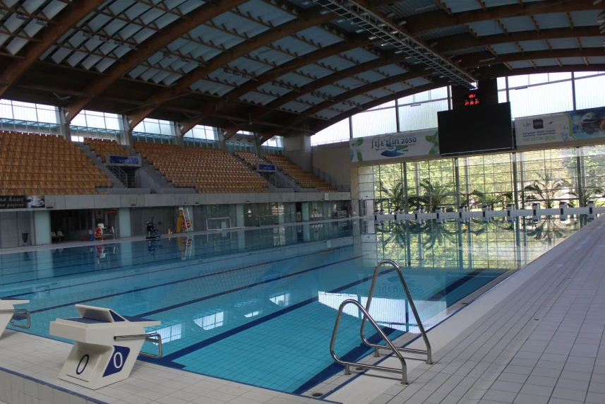 Floating Arena po liftingu. Teraz czas na mały basen