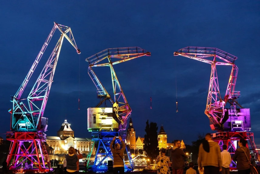 Dźwigozaury nie tylko zaświecą, ale i zagrają