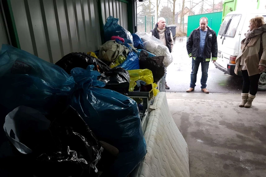 Ubrania, książki i materace powędrowały do potrzebujących
