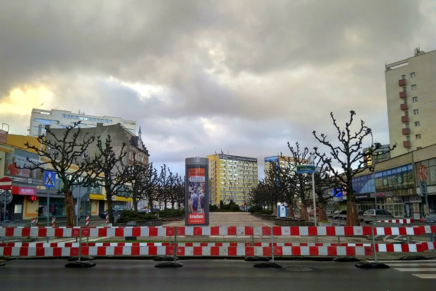 Nowe oblicze placu po Pomniku Wdzięczności: Rozpoczęcie prac
