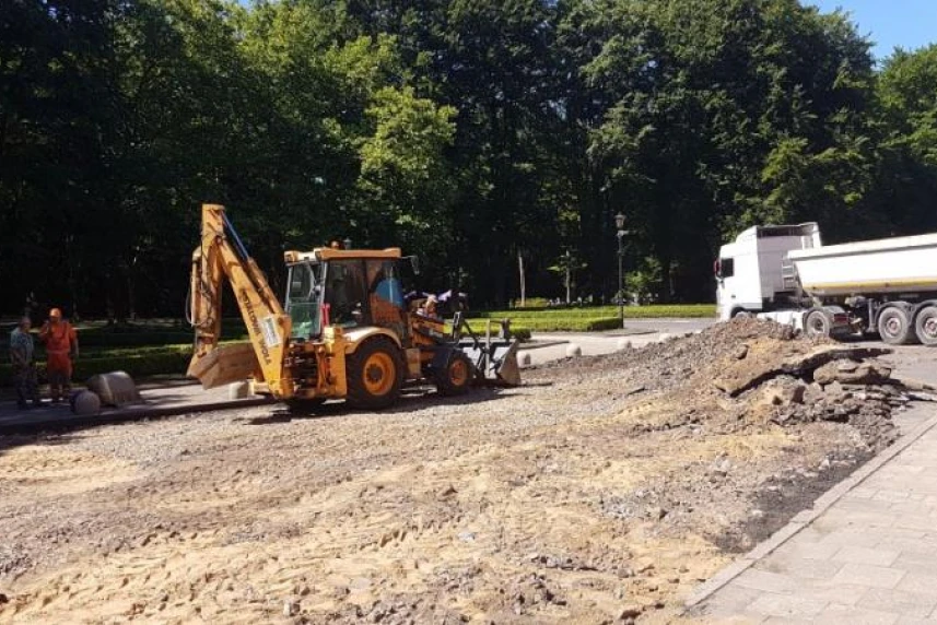 Chętny na remont alejek na Cmentarzu Centralnym