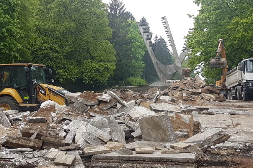 Plac Defiladowy się zmienia