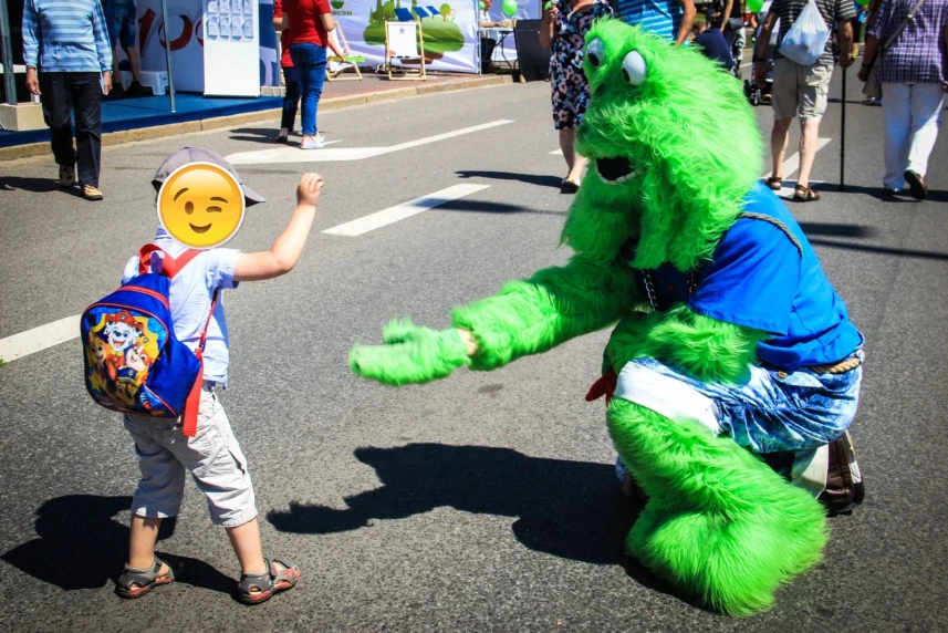 Śmieciuch nauczy segregować