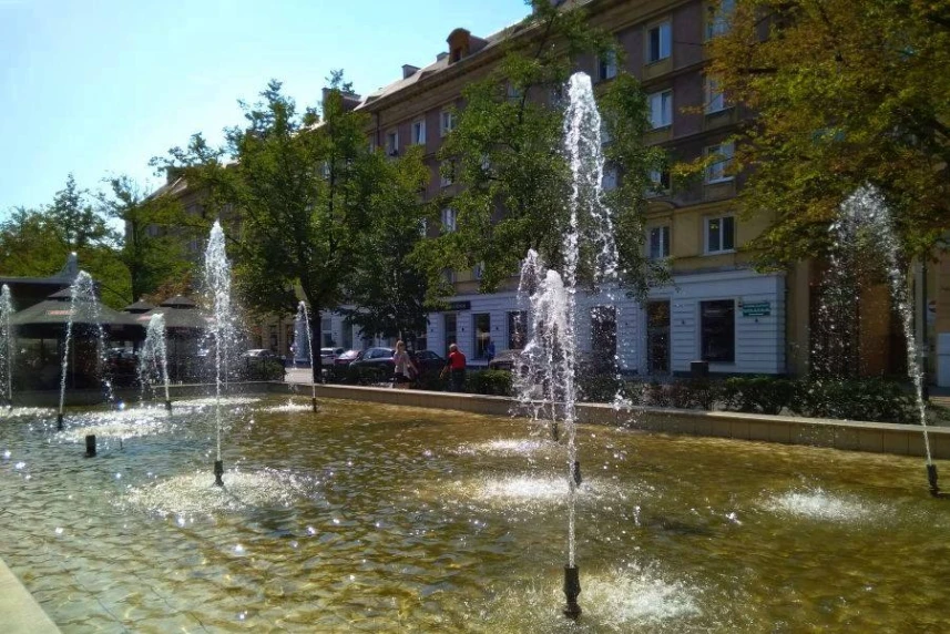 Rozpoczyna się czyszczenie fontann Rozpoczyna się czyszczenie fontann