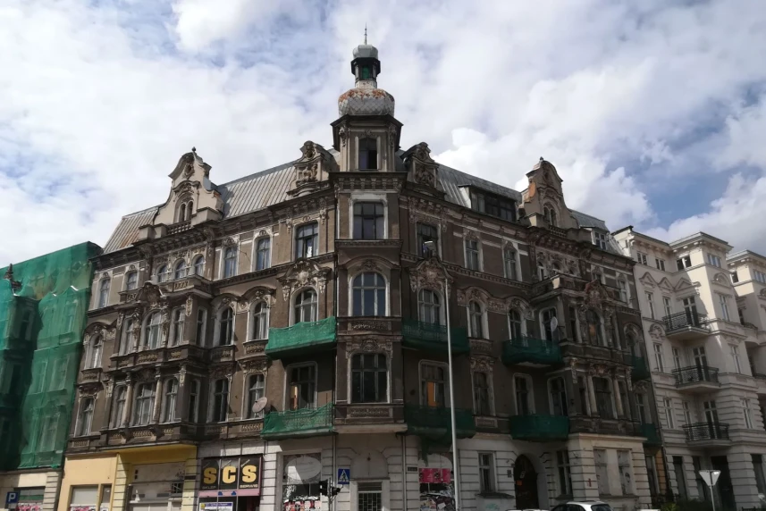 Centrum miasta. Kamienice na sprzedaż Centrum miasta. Kamienice na sprzedaż