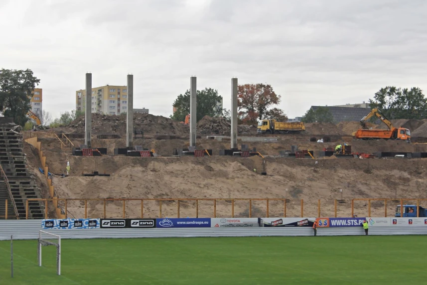 Stadion Miejski pnie się w górę