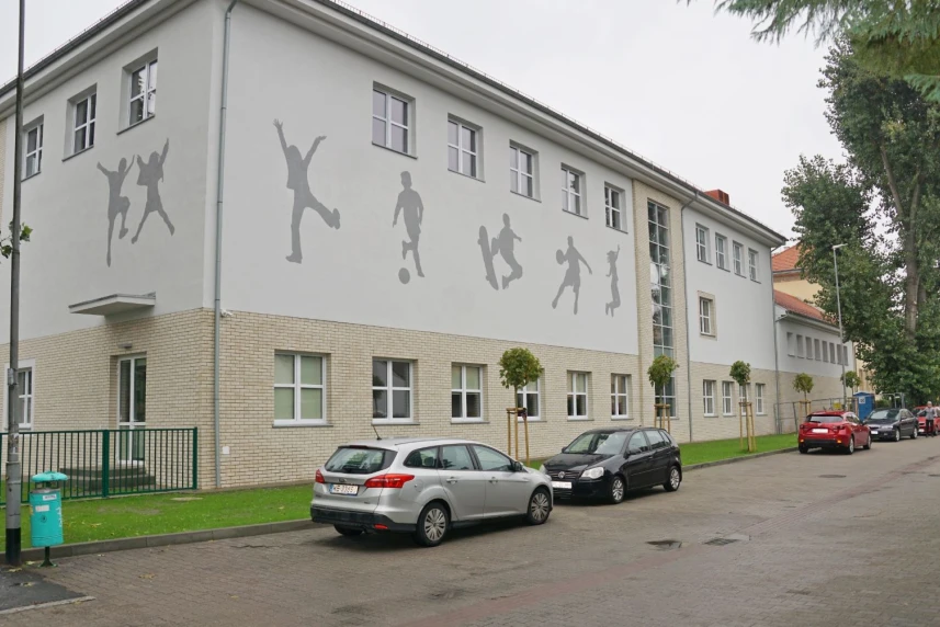 SP48 z nową salą gimnastyczną