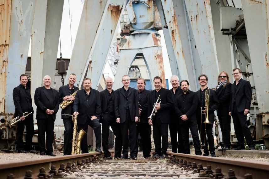 NDR Bigband, Adzik Sendecki i Olga Pasiecznik w lodowym pałacu NDR Bigband, Adzik Sendecki i Olga Pasiecznik w lodowym pałacu