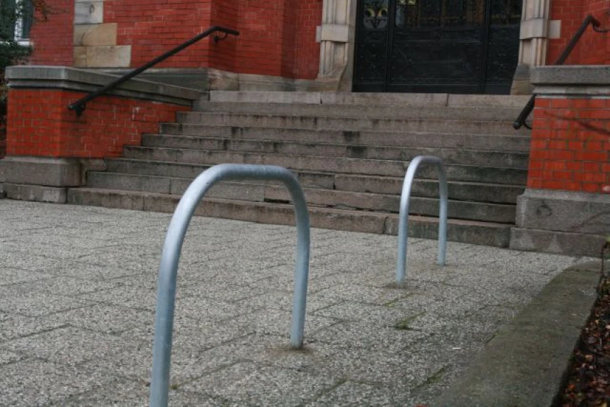 Nowe stojaki rowerowe