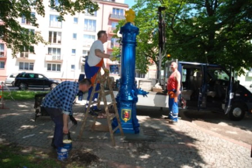 Montaż odnowionej „berlinki” znajdującej się przy placu gen W. Andersa. Montaż odnowionej „berlinki” znajdującej się przy placu gen W. Andersa.