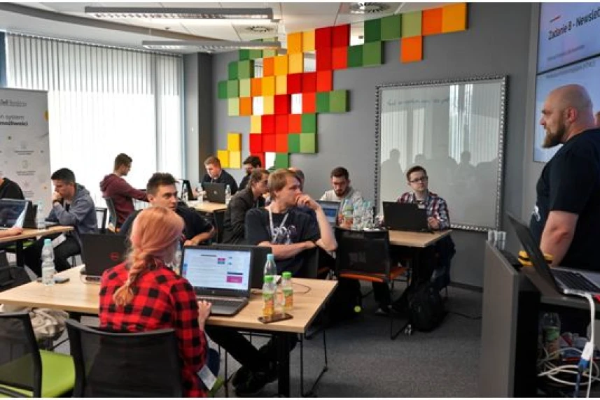 Chcesz lepiej kodować strony internetowe? Zapisz się na ósmą edycję Webcampa